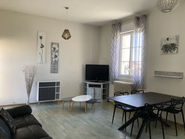 A louer à Marmande appartement meublé avec terrasse et plac