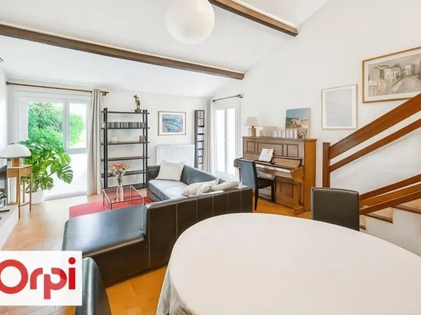 Maison louée avec jardin, garage et stationnement