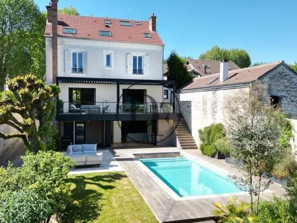 Maison 8 pièces 286 m²