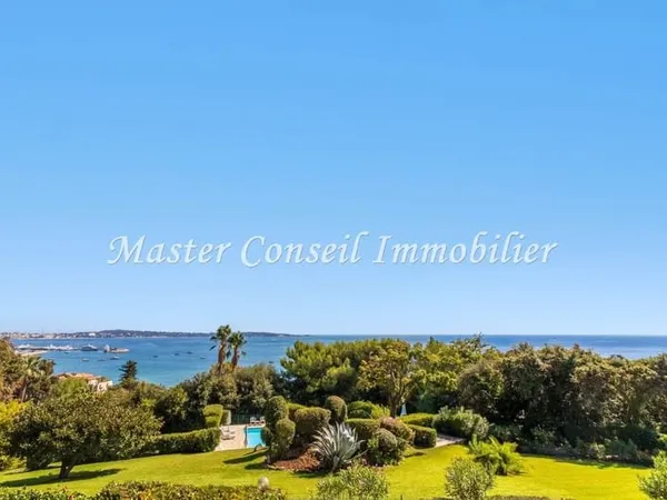 GOLFE JUAN VUE MER 4P 162M² + 250M² Terrasses