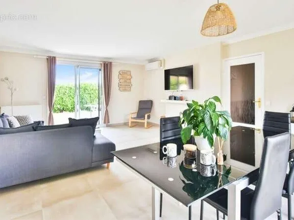 Maison à vendre 6 pièces JONAGE (69)
