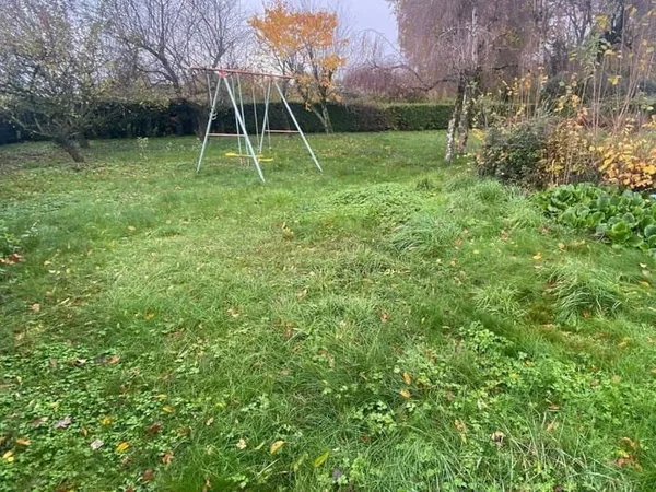 Terrain 606 m²
