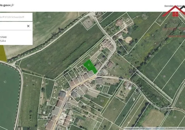 Terrain 713 m²