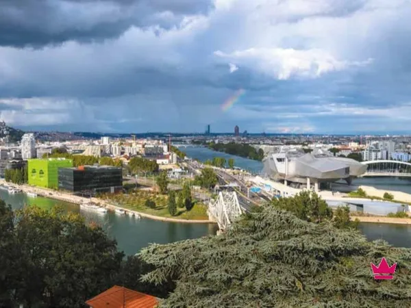 Rare ! Grand T3 avec terrasse sud et est