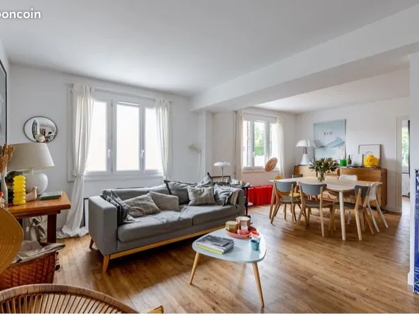 Bel appartement T4bis/T5 face Parc de Procé
