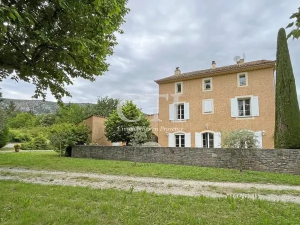Propriété d'exception - Ancienne magnanerie en Provence