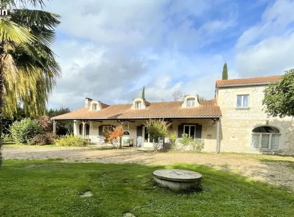 Maison 10 pièces - 277 m2 - Proche Chinon
