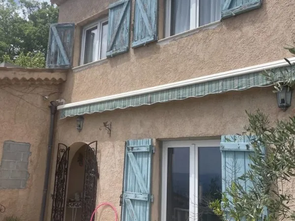 À Vendre - Maison de caractère de 232 m² avec piscine et vue panoramique