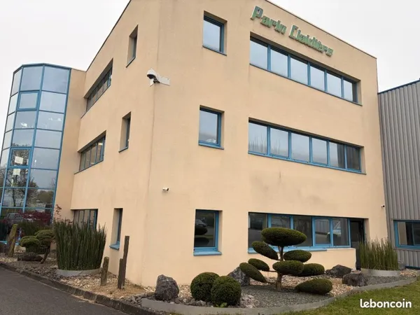 Location locaux professionnels / bureaux 128 m² - Glisy