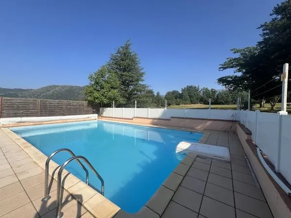 Maison 9 pièces 276 m²