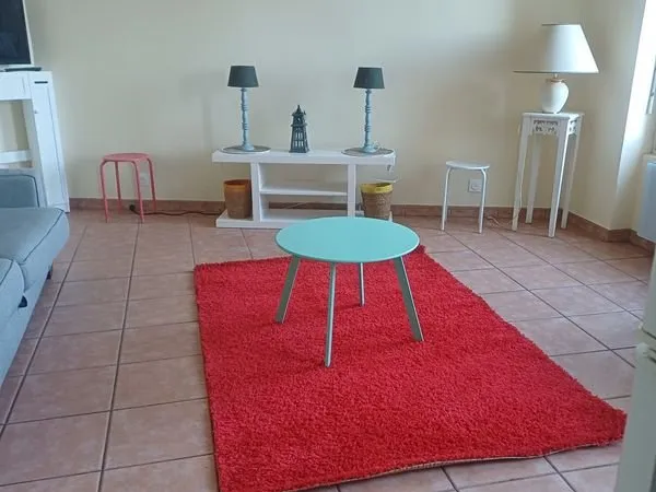 Grand studio meublé