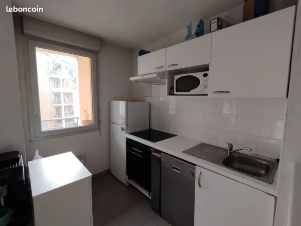 Location T3 meublé 65m2 balcon, parking souterrain, piscine