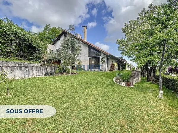 MAISON CORCELLES-LES-MONTS Vue dégagée, volumes atypiques