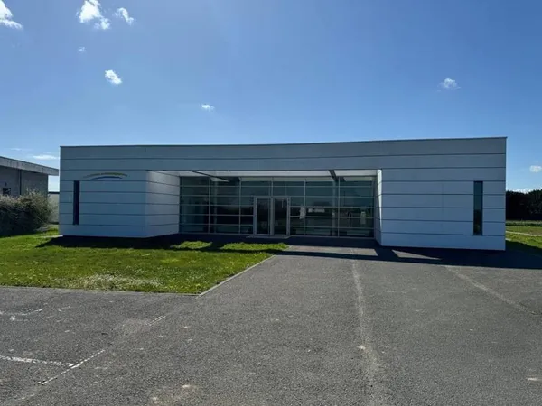 Local commercial 468 m²