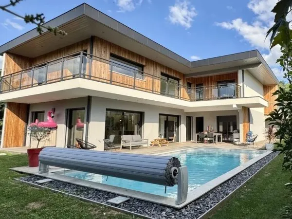 Villa 8 pièces 210 m²