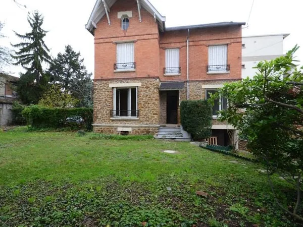 MAISON DE CARACTERE - LA VARENNE SAINT HILAIRE