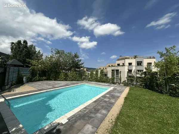 Duplex 5 pièces 181 m²