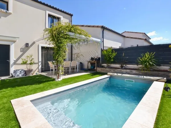 Maison 4 pièces avec piscine - Grande pièce de vie - Garage - Jardin aménagé - ESPONDEILHAN (34)
