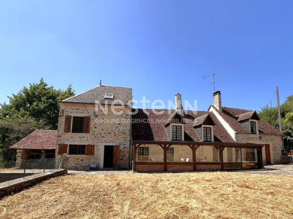 MOULIN DE CARACTERE SITUÉ À ANJOUIN SUR 2.5 HECTARES DE TERRAIN (NDRE 36)