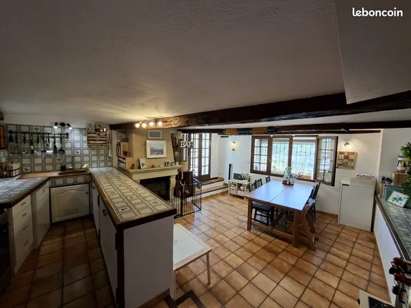 Maison de village 89 m² - Vue dégagée sans vis-à-vis, plein sud, au calme, centre Bagnols-en-Forêt, 