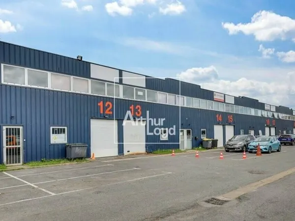 Local d'activité 837 m²