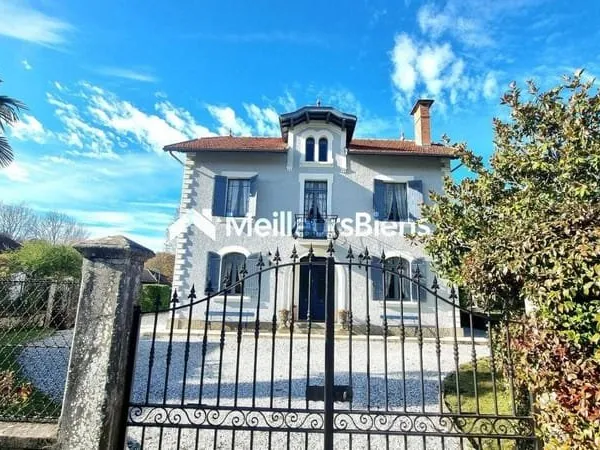 Pavillon 7 pièces 250 m²