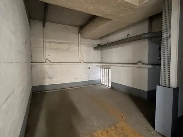 Place de parking en sous-sol