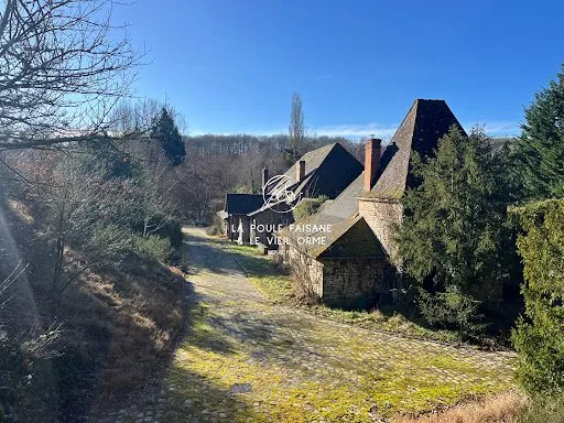 Maison 12 pièces 340 m²