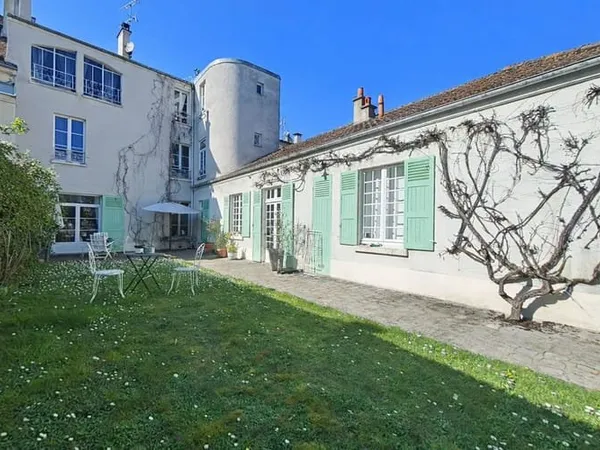 Maison 7 pièces 272 m²
