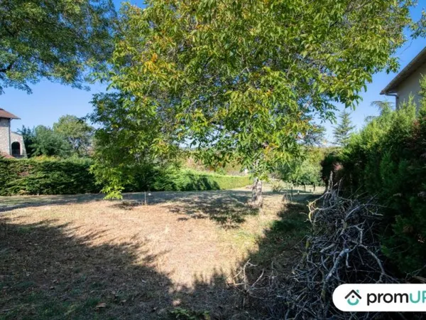 Terrain constructible de 1694 m2 à CAUSSADE