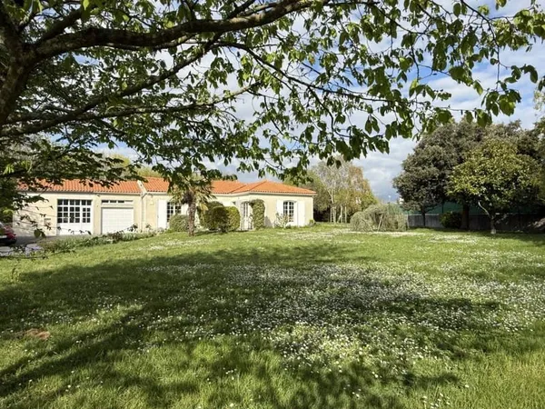 Maison de plain-pied 5 pièces 103 m²