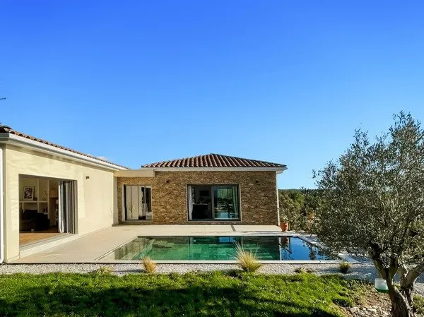 Maison à vendre 8 pièces proche de SAINT MATHIEU DE TREVIERS (34)