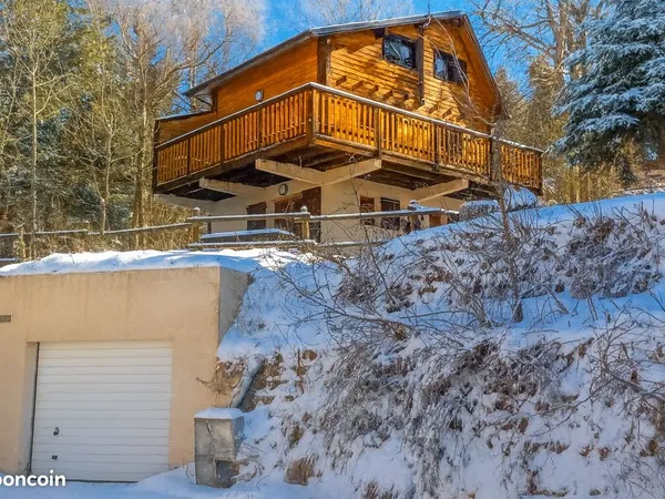 Chalet 4 faces rénové avec vue panoramique / 2 logements indépendants / Idéal investissement locatif