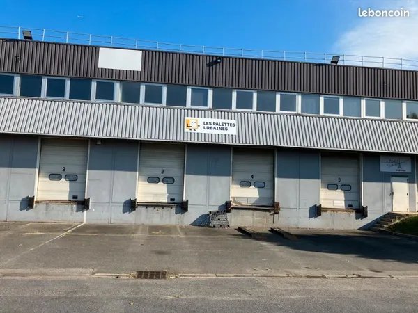 Espace de stockage (154m²)