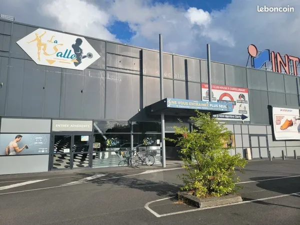 LOCAL COMMERCIAL 794 m² CHÂTELLERAULT
