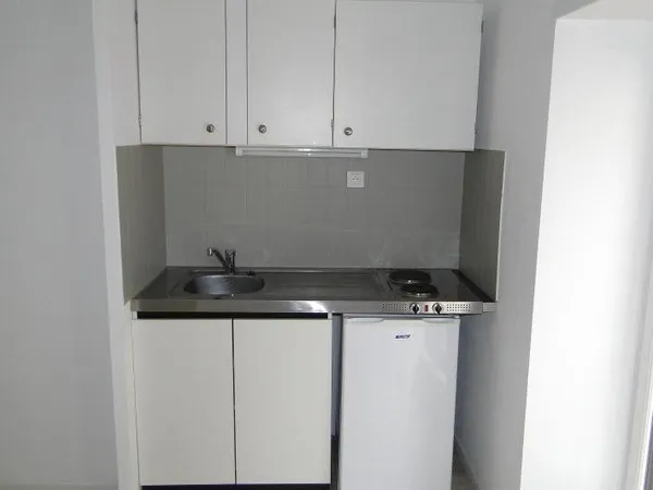 Studio 1 pièce 13 m²