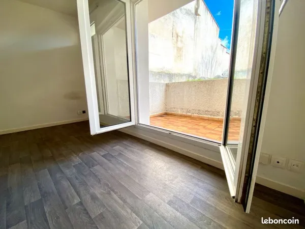 Bx Tondu T1 avec terrasse 21m2