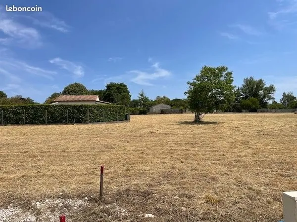 TERRAINS A BATIR de 730m² à 1112m²