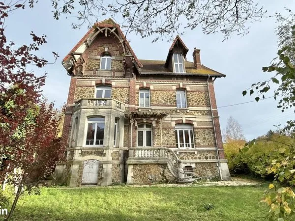 Maison 9 pièces 315 m²