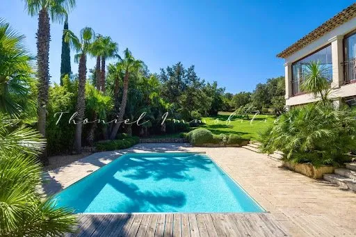 Maison 5 pièces 250 m²