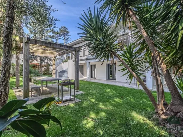 Une très belle Maison au centre d'Anglet type 6 pièces/ très