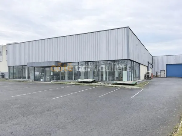 Local commercial 1 268 m² avec showroom et stockage ? Proche rocade
