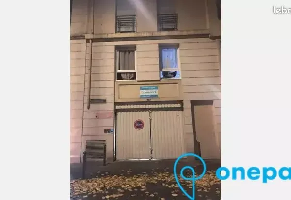 Parking/box 12 m² PARIS 19