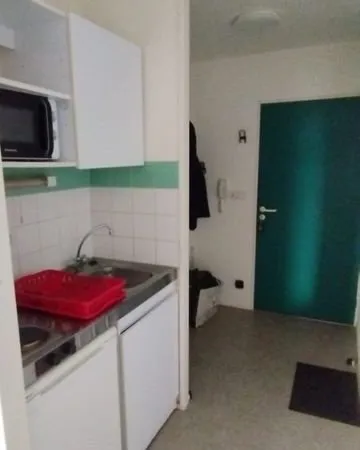 Studio 20 m2 meublé équipé - centre ville