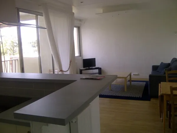 Loue appartement meublé