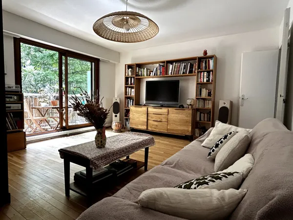 Appartement de 3 Pièces Buttes Chaumont avec balcon de 88 m2
