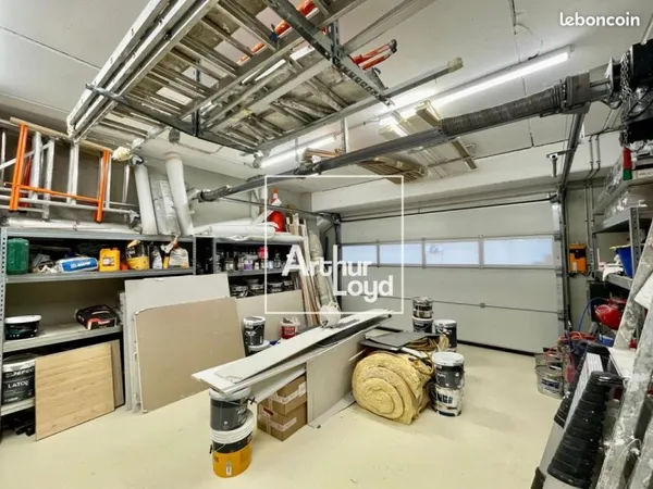 Local d'activité 132 m²