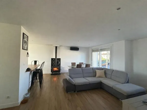 Maison sur sous-sol de 80 m² avec terrain arboré à Mably