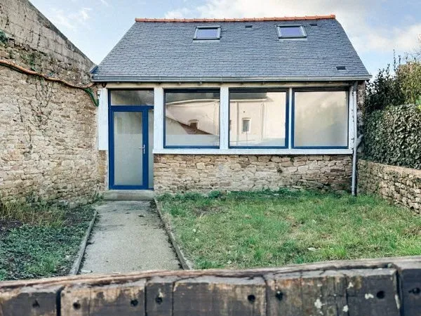 Maison atypique - hyper centre Auray
