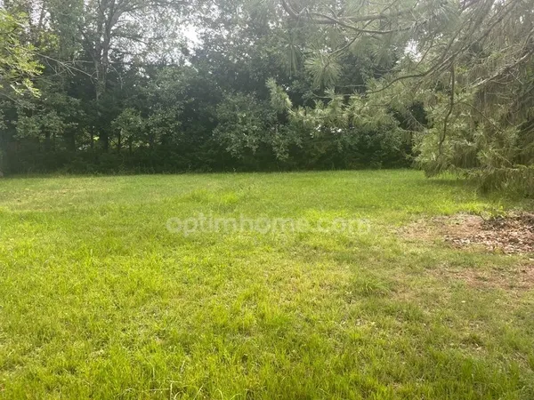 TERRAIN 691 M² PROCHE VILLAGE